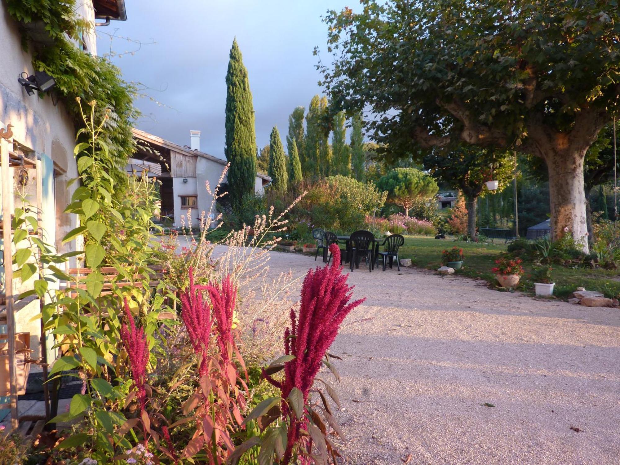 La Source, Vegetarian Guest House Chabeuil Dış mekan fotoğraf
